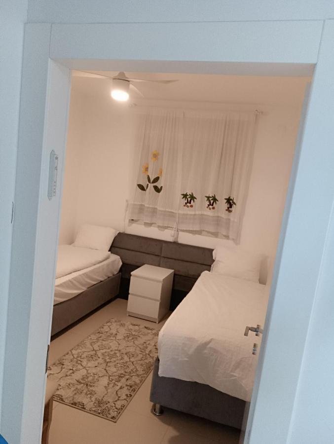 עכו דירה חדשה ליד הים- Akko-Brand New Apartment Exterior photo